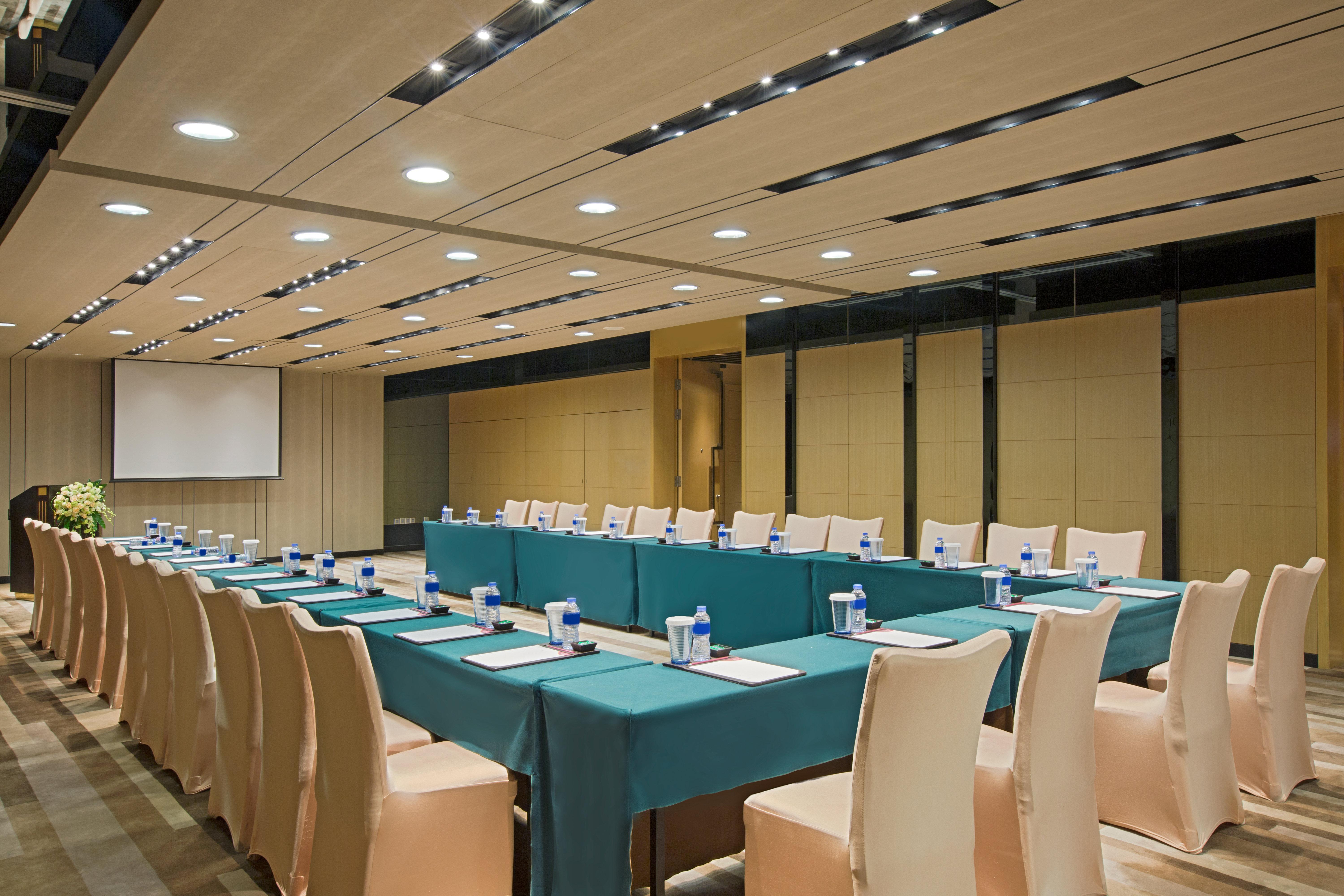 Crowne Plaza Guangzhou Huadu By Ihg - Free Shuttle Bus Between Hotel To Exhibition Center During Canton Fair Kültér fotó