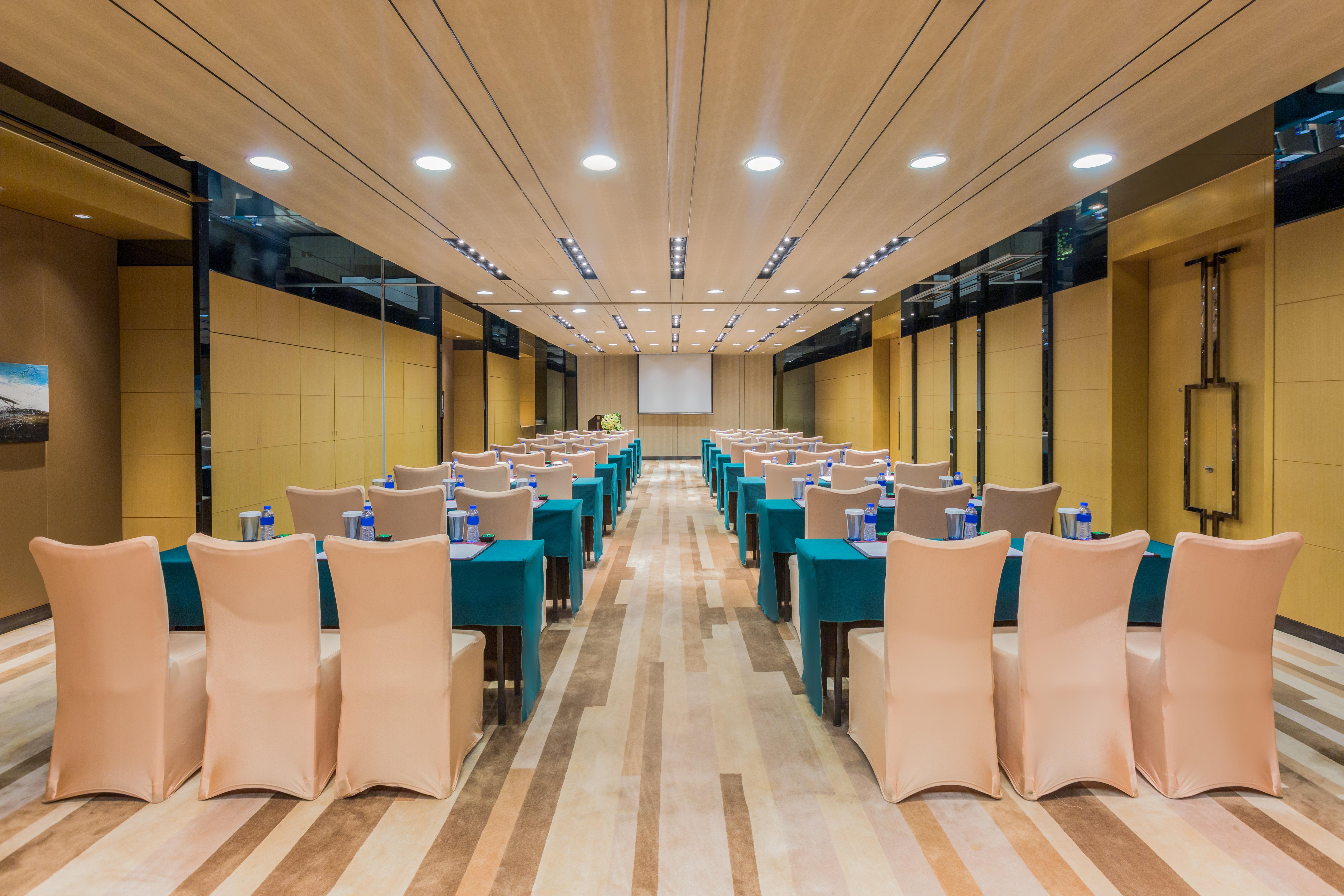 Crowne Plaza Guangzhou Huadu By Ihg - Free Shuttle Bus Between Hotel To Exhibition Center During Canton Fair Kültér fotó